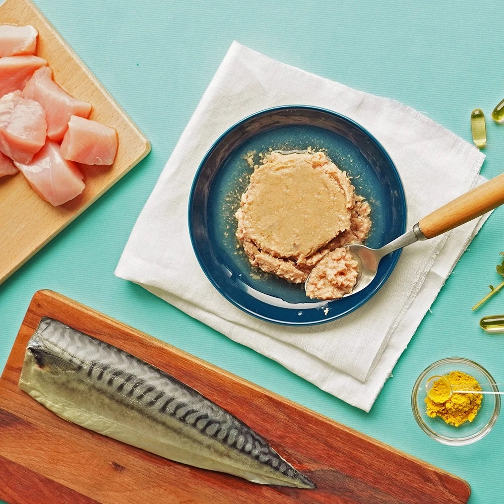 Salmon & Bonito Complete Balanced Cat Can