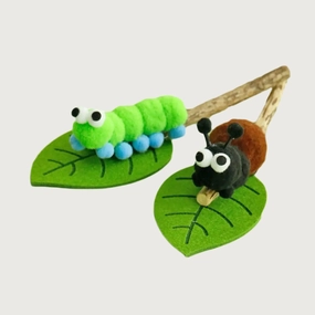 WET NOSE Insect On Leaf Cat Chew Toy
